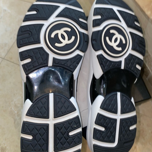 **SOLD** Chanel Classic Trainer sneakers 36.5 - Picture 8 of 11